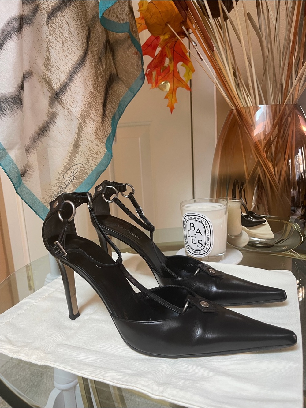 Sergio Rossi Black Leather T-Strap Pumps Size 39 Pointed Toe